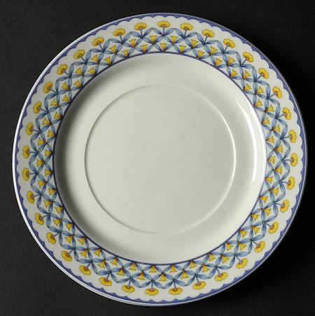 Country Cupboard Saucer