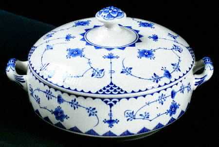 Denmark Blue Round Covered Vegetable