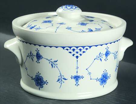 Denmark Blue 1.5 Qt Round Covered Casserole
