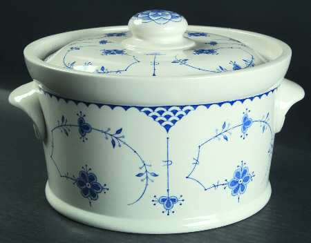Denmark Blue 3 Quart Round Covered Casserole