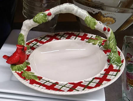 Winterberry 8" Handled Basket