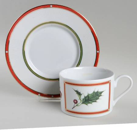 Winter Berry Collection Flat Cup & Saucer Set