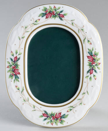 Winter Holiday Frame Holds 3 1/2" X 5"
