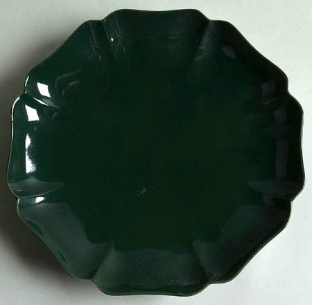 Total Color Spectrum Hunter Green Scalloped Luncheon Plate