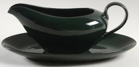 Total Color Spectrum Hunter Green Gravy Boat & Underplate/Relish