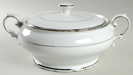 Empress Round Covered Vegetable
