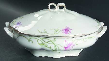 01076 Oval Covered Vegetable