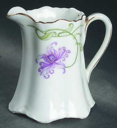 01076 Creamer
