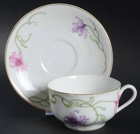 01076 Flat Cup & Saucer Set