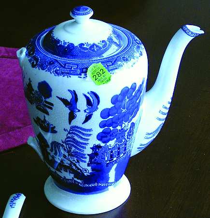 Ye Olde Willow Coffee Pot & Lid