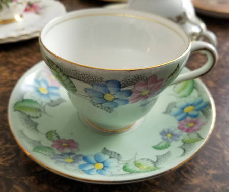 4286 Footed Cup & Saucer Set