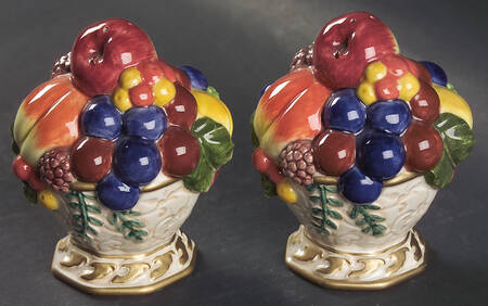 Venezia (Giftware) Figural Salt & Pepper Set