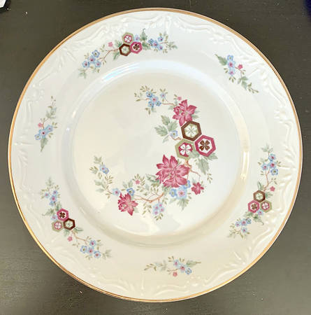 FAV33 Dinner Plate
