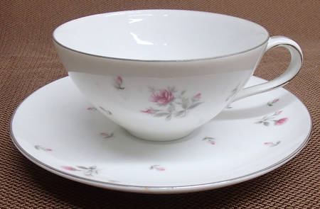 Yvette Flat Cup & Saucer Set