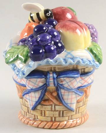 Countryside Stacking Figure Salt & Pepper Set