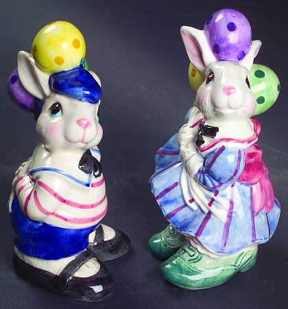 Ballooning Bunnies Salt & Pepper Set