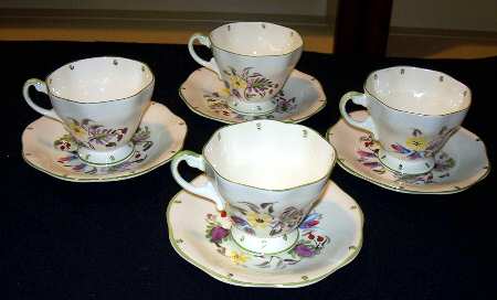 FOL33 Footed Cup & Saucer Set
