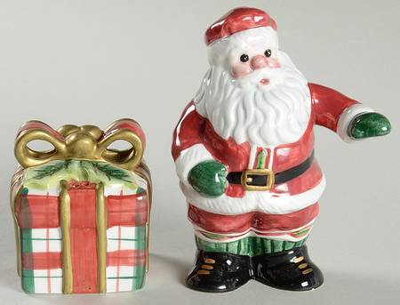 Plaid Christmas Salt & Pepper Set