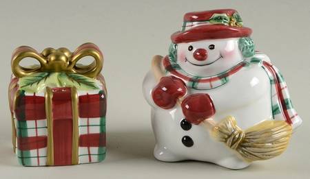Plaid Christmas Salt & Pepper Set