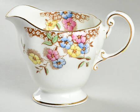 3702 Creamer