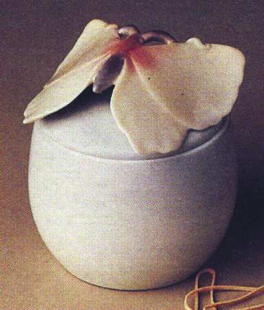 Elegant Butterflies Round Box & Lid