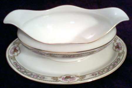 17614 Gravy Boat with Attached Underplate