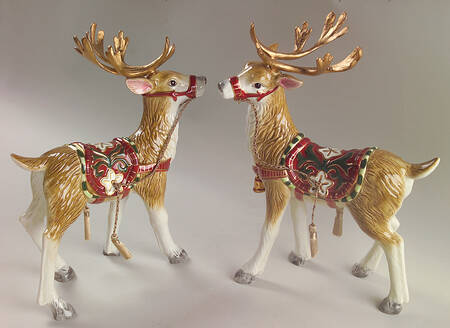 Christmas Tidings Deer Figurine - Set of 2 Motifs