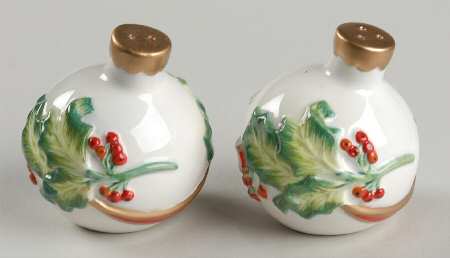 Noel Classique Salt & Pepper Set