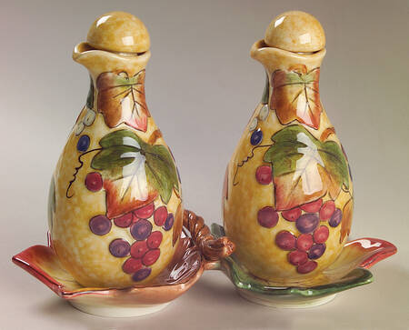 Tuscan Villa 2 Oil/Vinegar Cruets with Stoppers on Tray