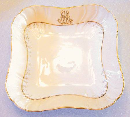 AUS106 9" Square Vegetable Bowl