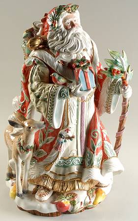 Enchanted Holiday Santa Claus Figurine