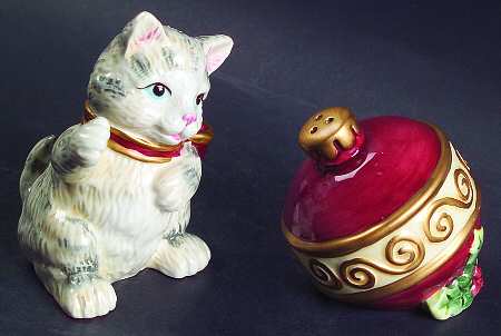 Kristmas Kitty Figural Salt & Pepper Set
