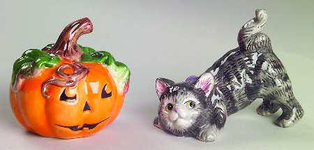 Halloween Kitty Salt & Pepper Set