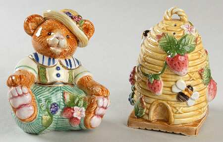 Somerset (Giftware) Salt & Pepper Set