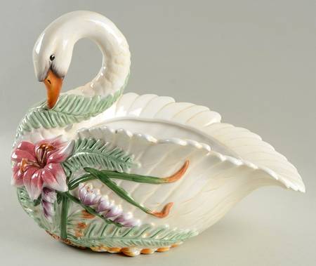 Floral Swan Open Potpourri