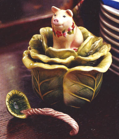 Country Chic Condiment Jar & Lid w/Spoon