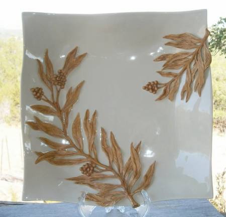 East West Ivory Centerpiece