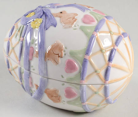 Bunnies & Bows Medium Egg Box & Lid
