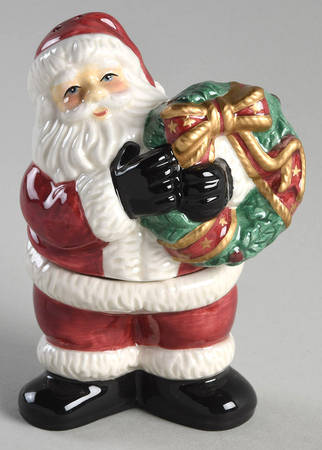 Santa with Wreath Salt & Pepper Set