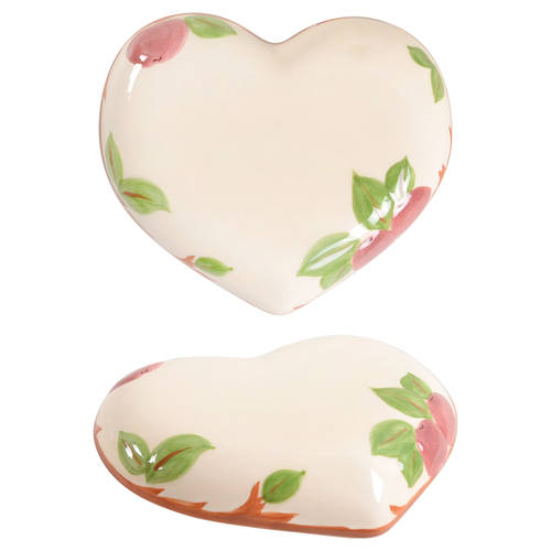 Apple (China,  Apple Backstamp) Lid for Heart Shape Box