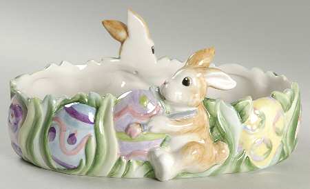 Painting Easter Eggs Tidbit