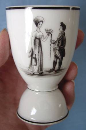 Au Vase Etrusque Single Egg Cup