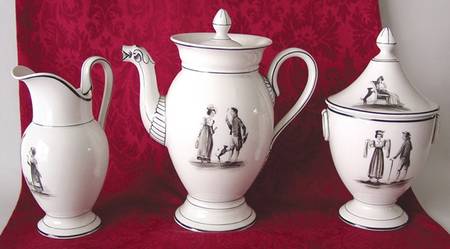 Au Vase Etrusque Coffee Pot & Lid
