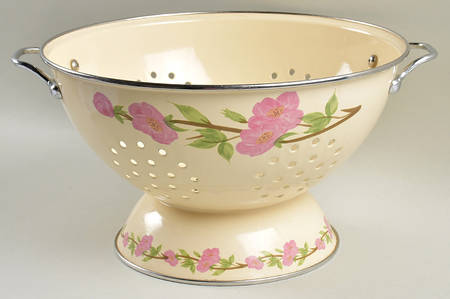 Desert Rose (China) 5 Quart Metal Colander
