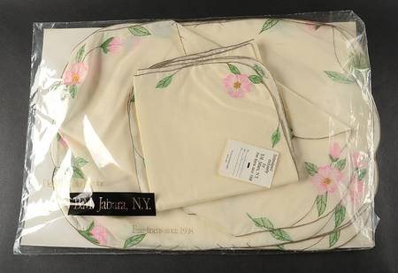 Desert Rose (China) (8 Piece) Embroidered Cloth Placemat & Napkin Set