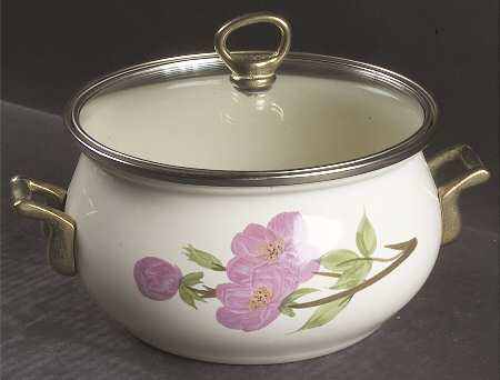 Desert Rose (China) 2.5 Quart Metal Dutch Oven