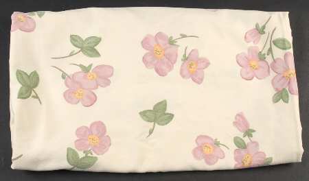 Desert Rose (China) 59" X 78" Rectangular Tablecloth