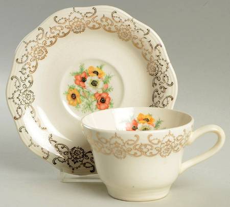 Golden Poppy Flat Cup & Saucer Set