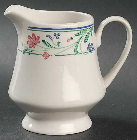 Brandywine (Cream Background) Creamer