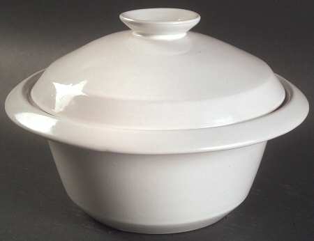 Plainsman White Sand 2.5 Qt Round Covered Casserole